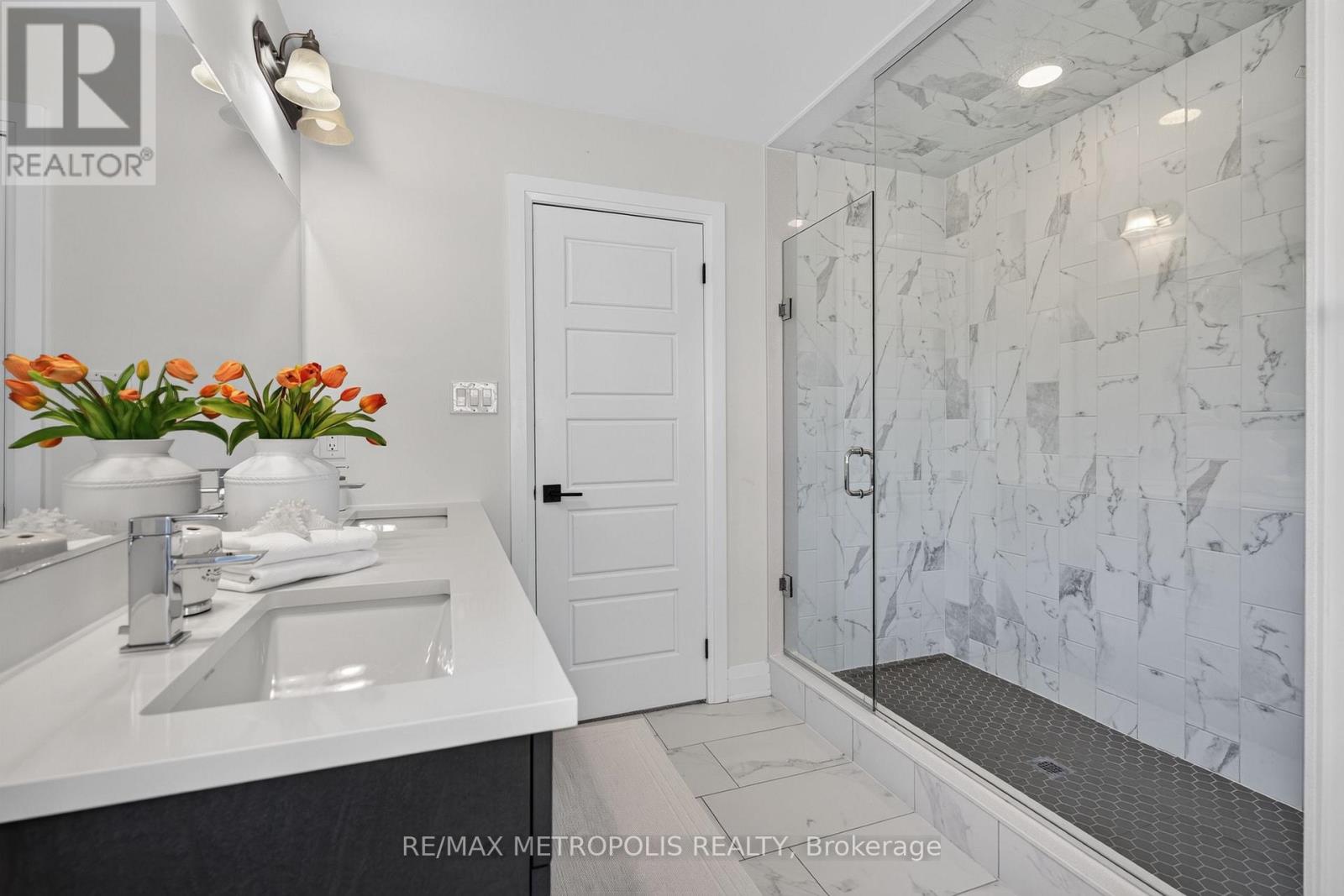 32 Lockyer Drive, Whitby, Ontario  L1P 0M2 - Photo 15 - E14021118