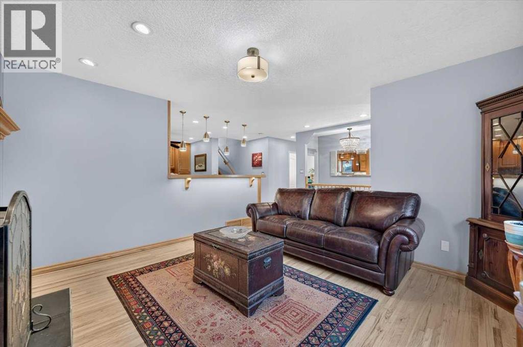 8331 33 Avenue Nw, Calgary, Alberta  T3B 1L5 - Photo 8 - A2347506