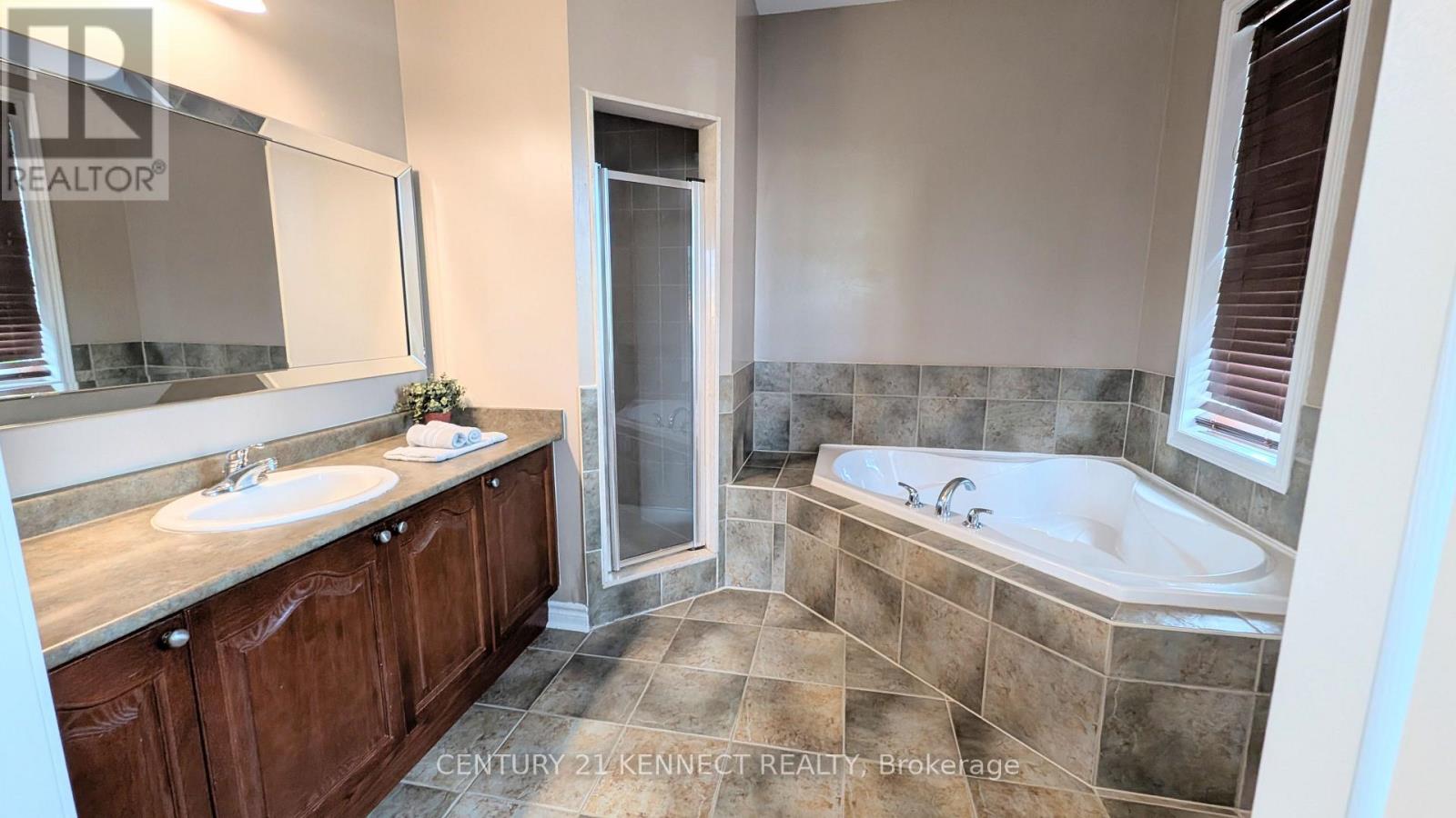 365 Old Colony Road, Richmond Hill, Ontario  L4E 5B2 - Photo 19 - N14020386