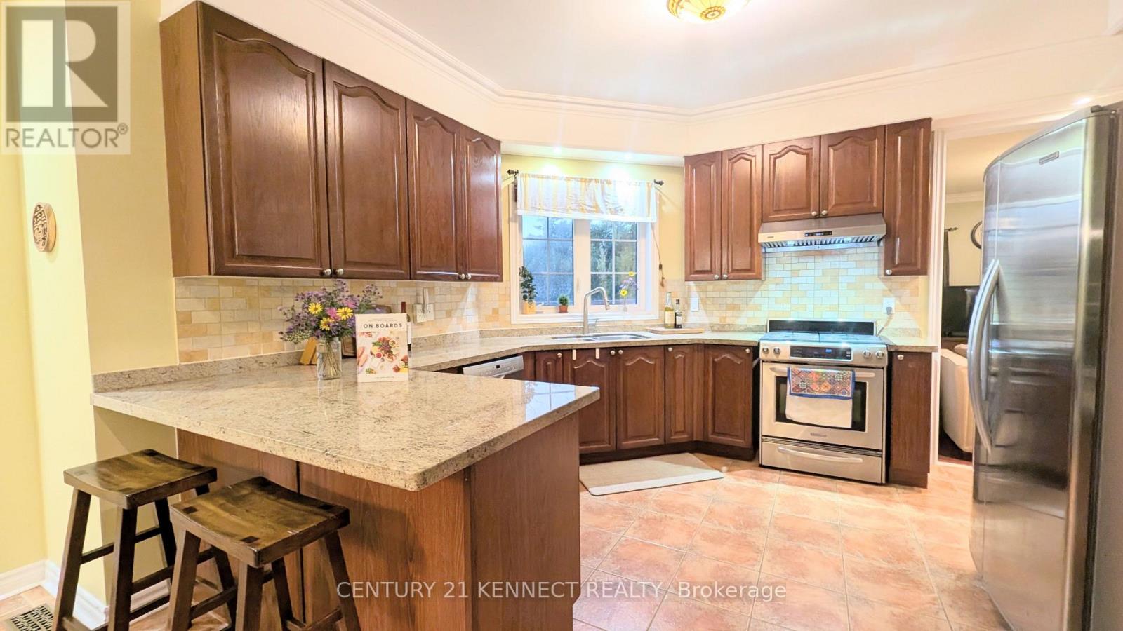 365 Old Colony Road, Richmond Hill, Ontario  L4E 5B2 - Photo 6 - N14020386