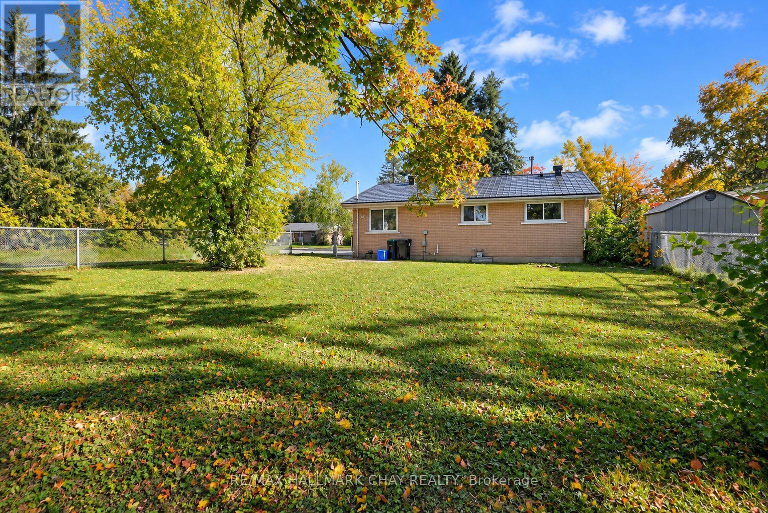 14 Heath Street, Barrie, Ontario  L4M 3J9 - Photo 3 - S14017342