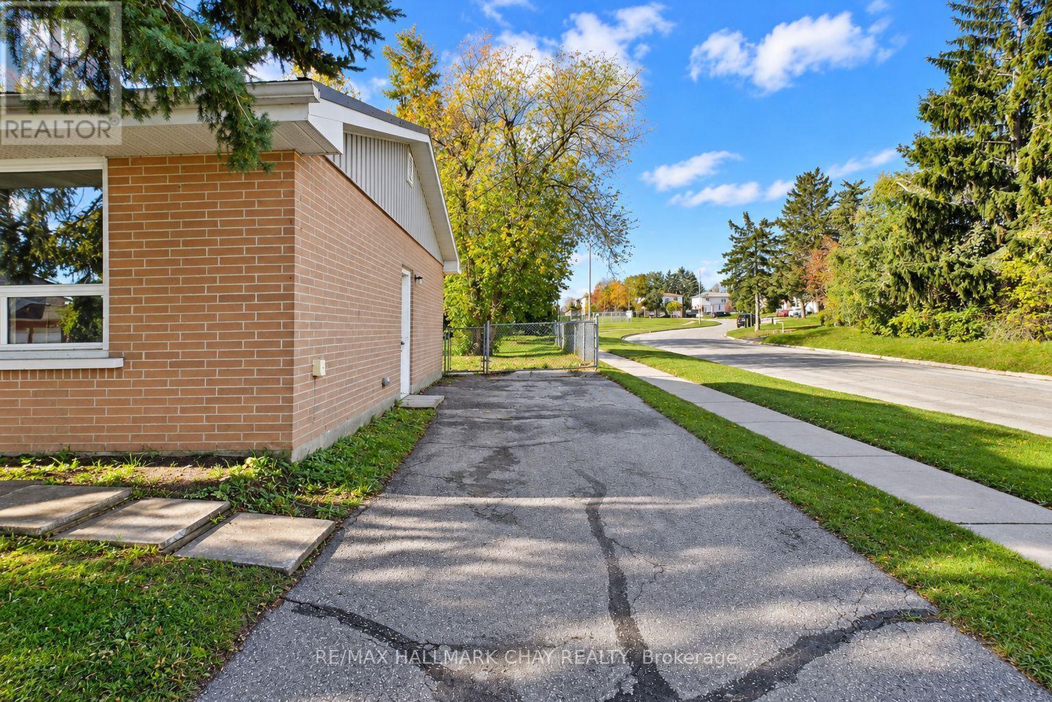 14 Heath Street, Barrie, Ontario  L4M 3J9 - Photo 31 - S14017342
