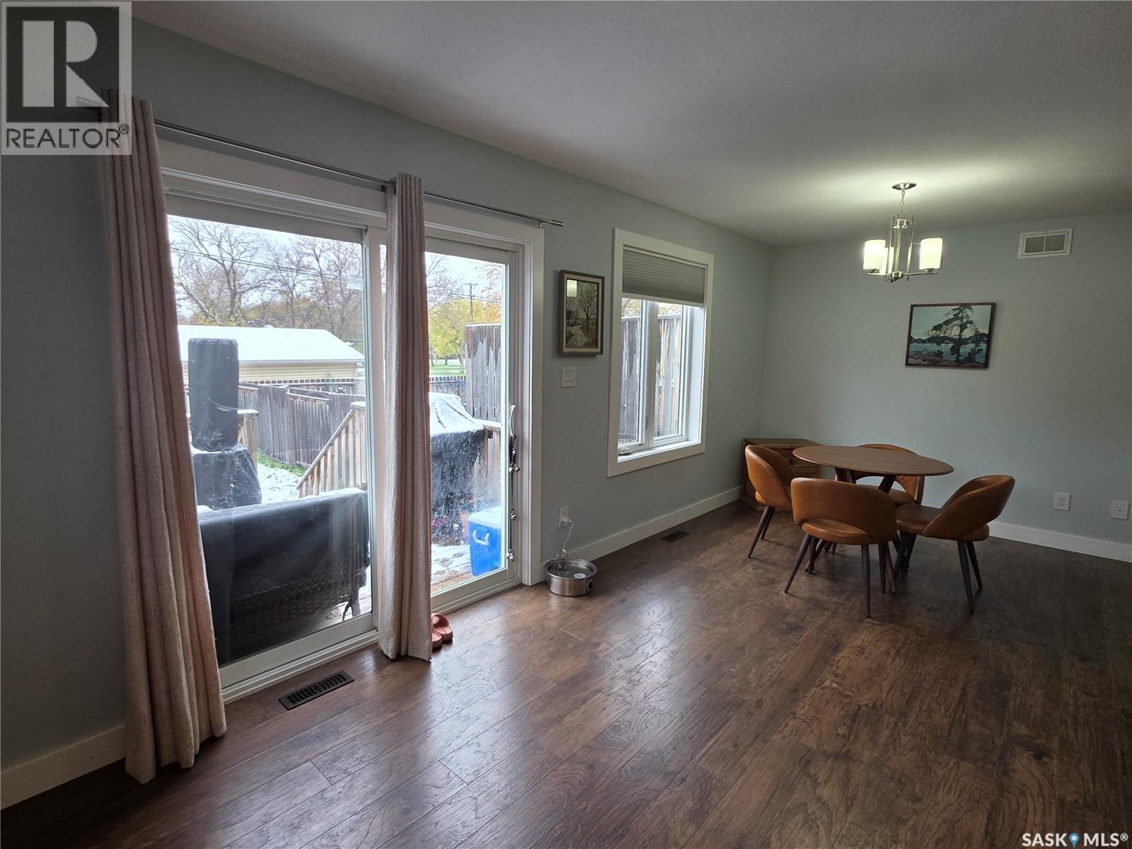 902 Connaught Street, Regina, Saskatchewan  S4T 0W9 - Photo 10 - SK050930
