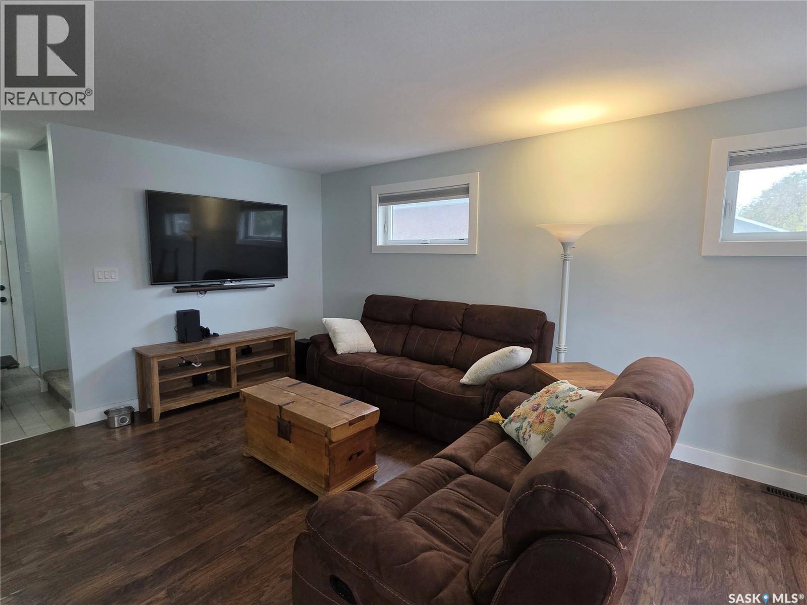 902 Connaught Street, Regina, Saskatchewan  S4T 0W9 - Photo 4 - SK050930