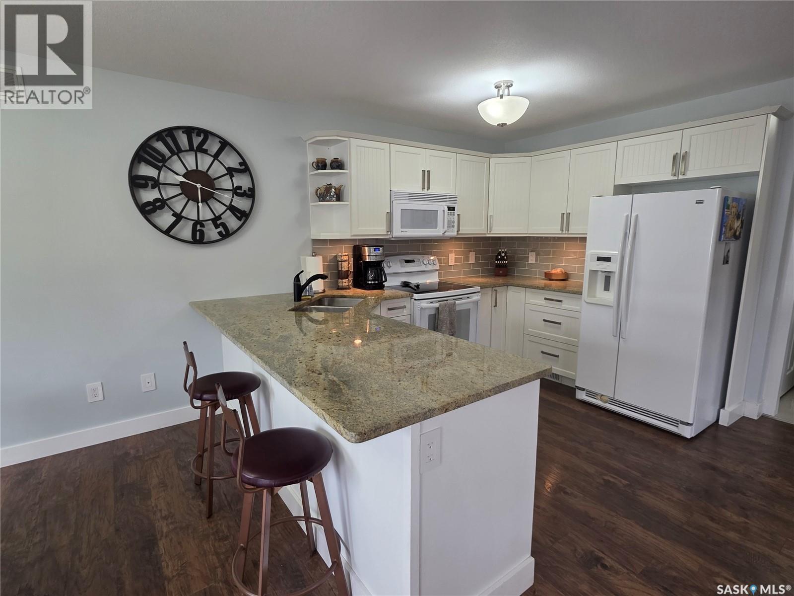 902 Connaught Street, Regina, Saskatchewan  S4T 0W9 - Photo 7 - SK050930