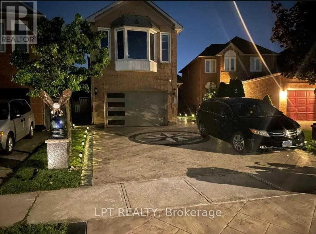 8 Banner Road, Brampton, Ontario  L6X 4K6 - Photo 1 - W14017108