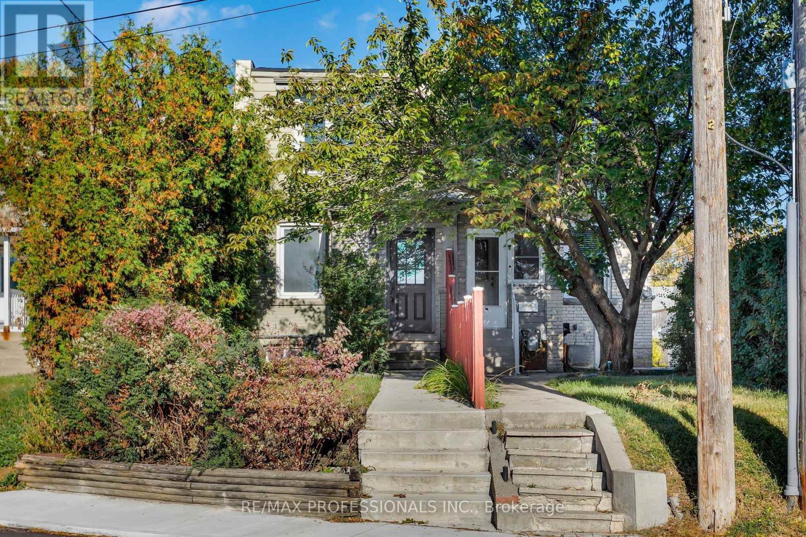 44 Mccormack Street, Toronto, Ontario  M6N 1X6 - Photo 2 - W14017950