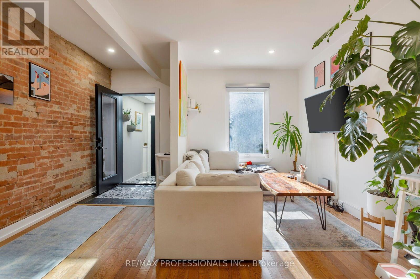 44 Mccormack Street, Toronto, Ontario  M6N 1X6 - Photo 8 - W14017950