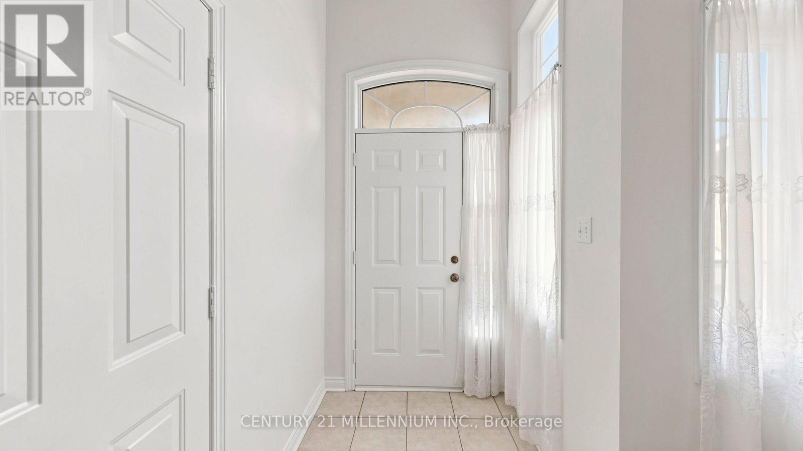 173 Fairhill Avenue, Brampton, Ontario  L7A 2J2 - Photo 4 - W14018172