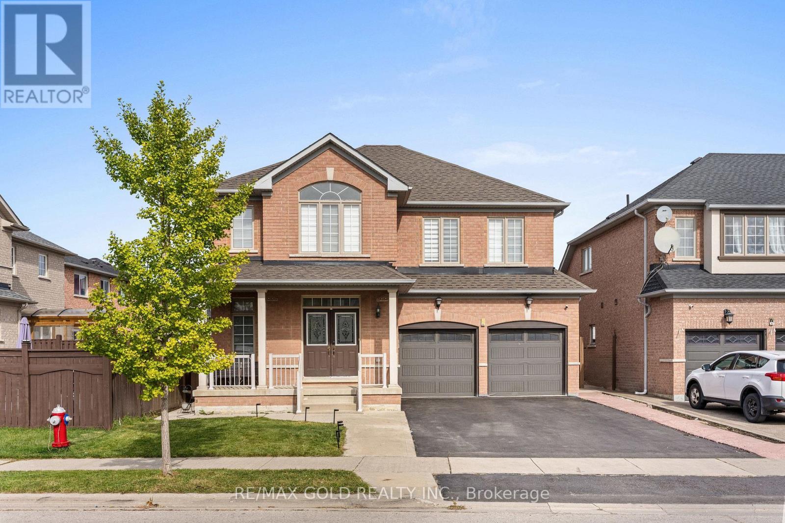 5 Onyx Gate, Brampton, Ontario  L6P 0Z7 - Photo 1 - W14019576