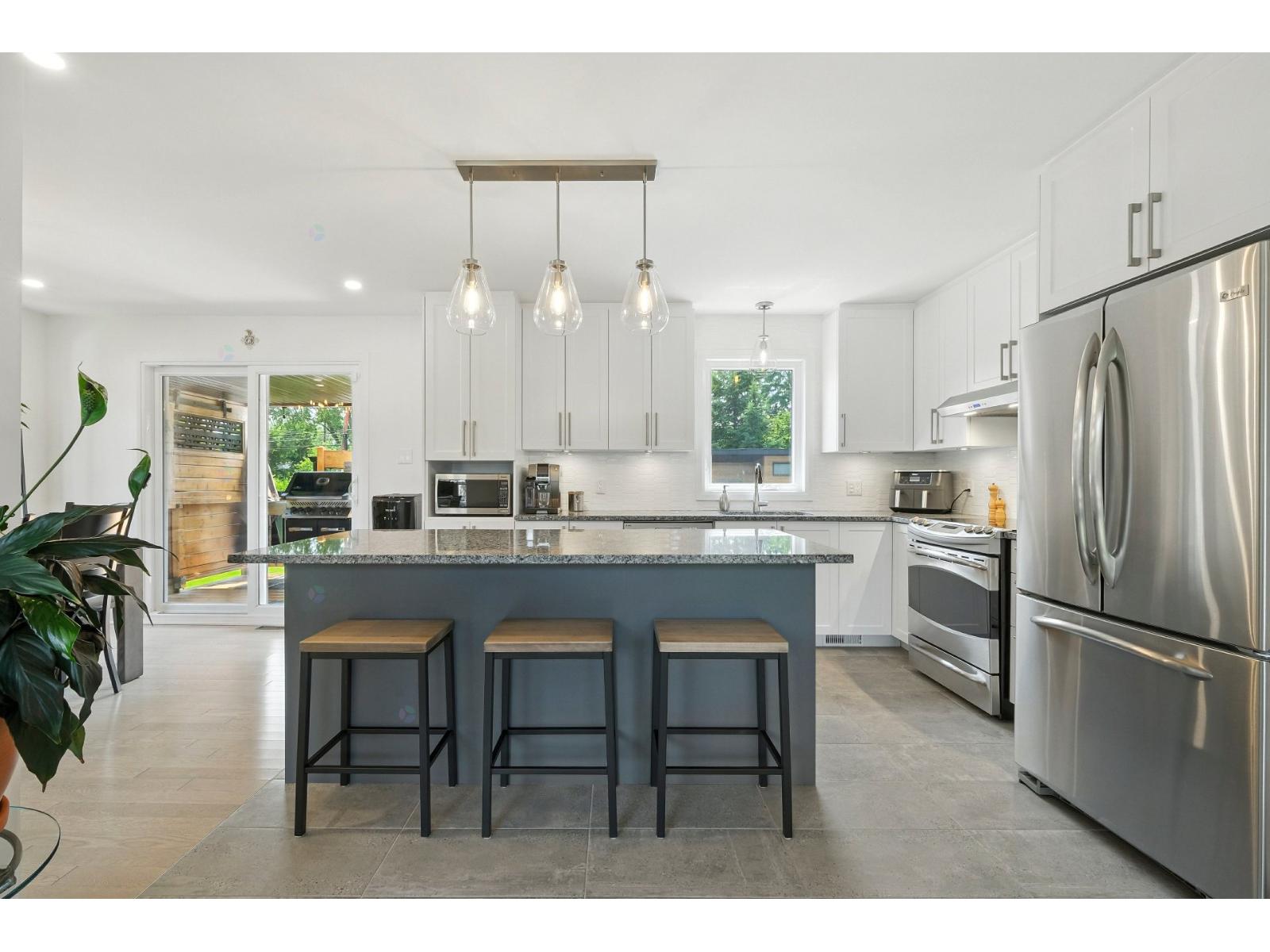 110 Rue Pacifique Saint-Constant Quebec Canada J5A1H9 3