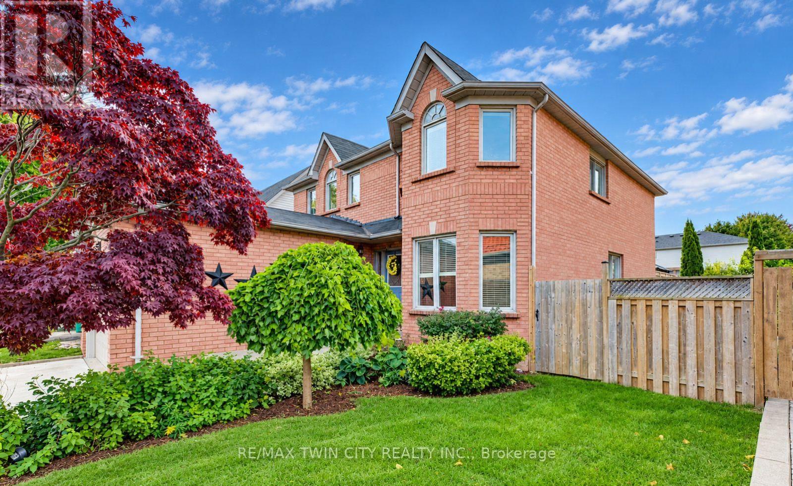 11 PEREGRINE CRESCENT, Cambridge, Ontario