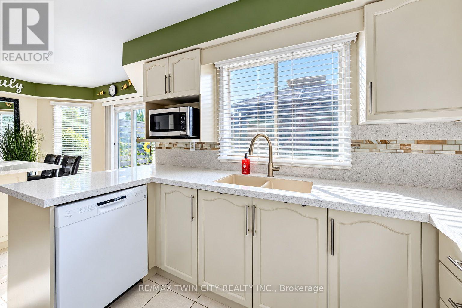 11 Peregrine Crescent, Cambridge, Ontario  N1T 1N9 - Photo 13 - X14016950
