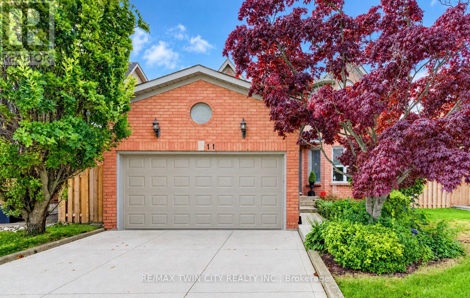 11 Peregrine Crescent, Cambridge, Ontario  N1T 1N9 - Photo 2 - X14016950