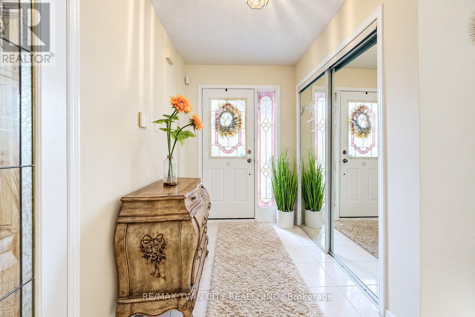 11 Peregrine Crescent, Cambridge, Ontario  N1T 1N9 - Photo 4 - X14016950