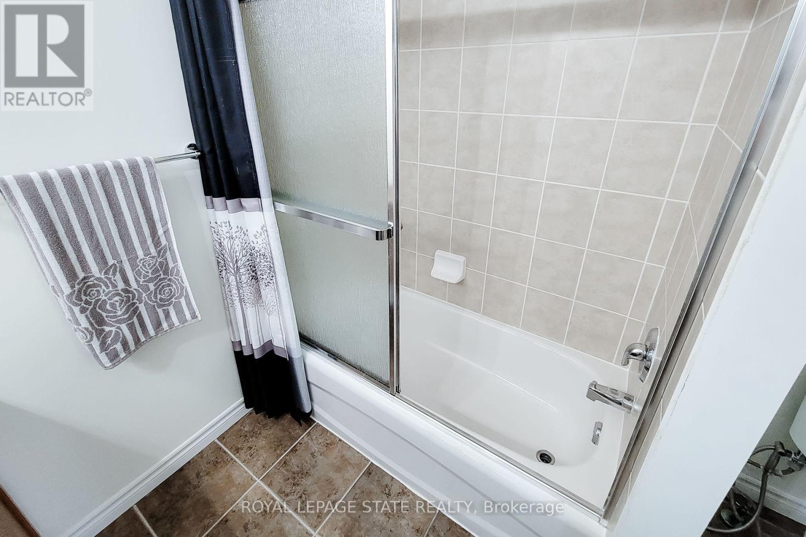41 Vennio Lane, Hamilton, Ontario  L9B 2Y6 - Photo 40 - X14018098