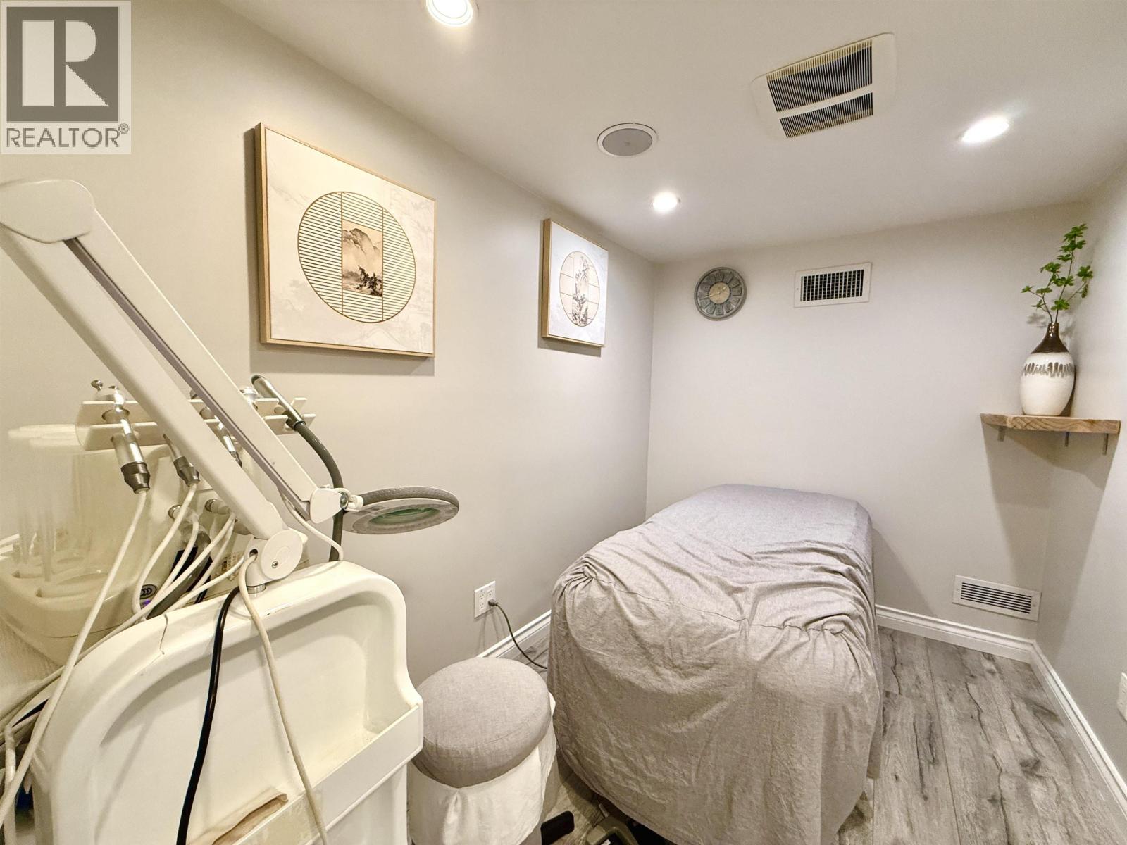 8008 Granville Street, Vancouver, British Columbia  V6P 4Z4 - Photo 4 - C8082713