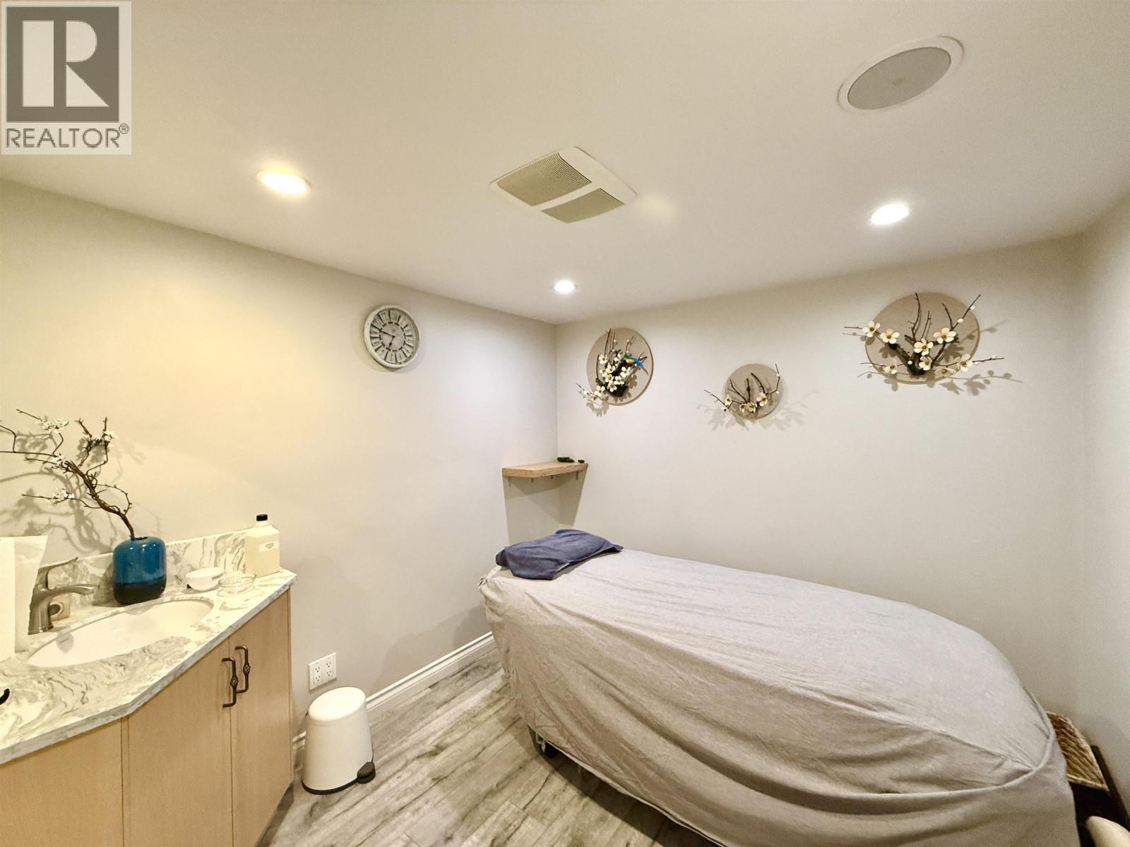 8008 Granville Street, Vancouver, British Columbia  V6P 4Z4 - Photo 2 - C8082713