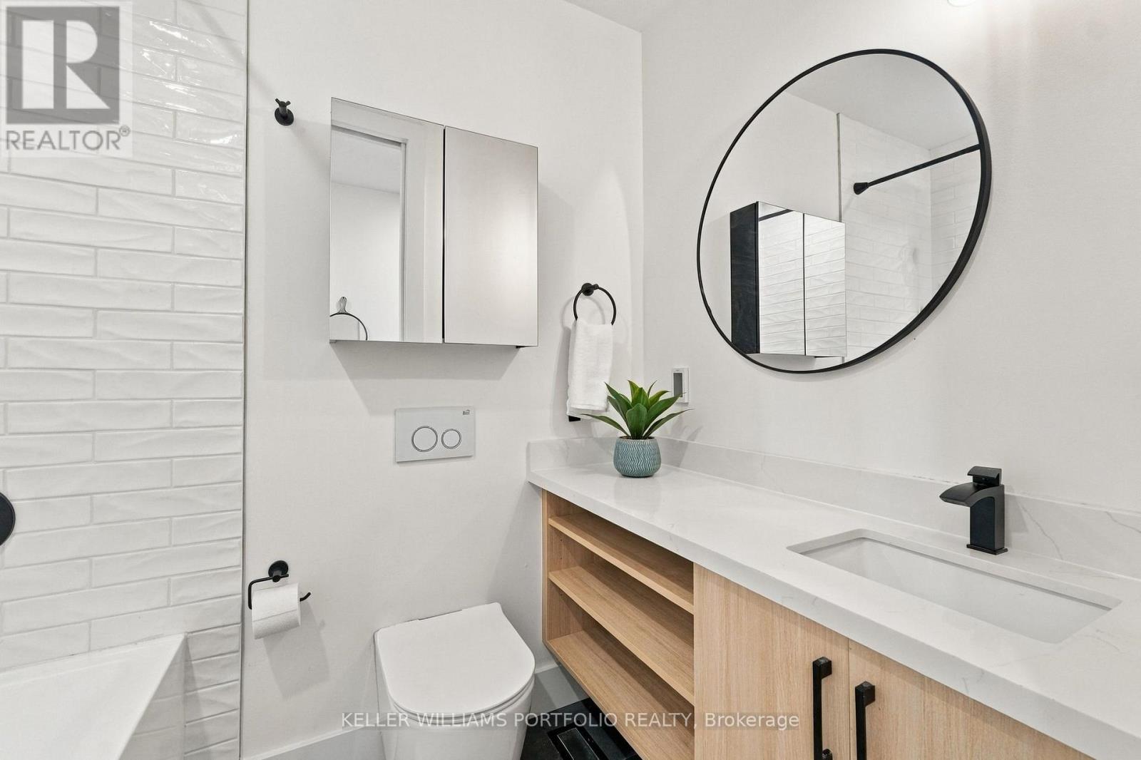 Main Fl - 173 Beatrice Street, Toronto (Palmerston-Little Italy), Ontario  M6G 3E9 - Photo 14 - C13880004