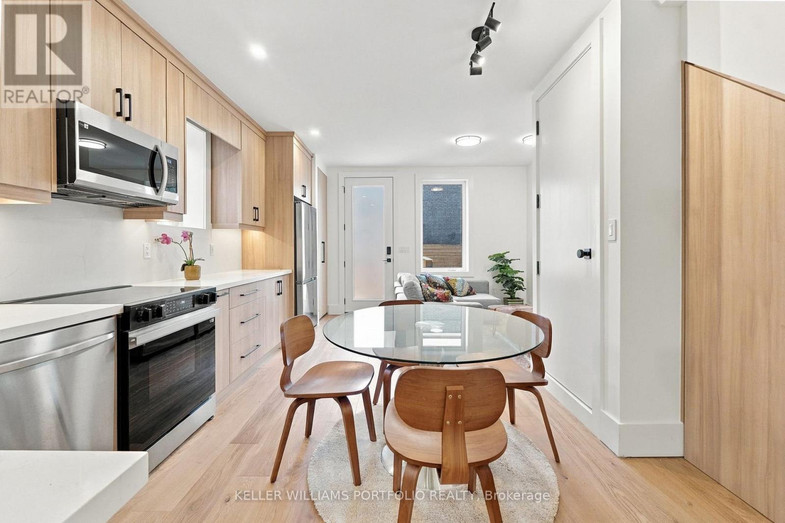 Main Fl - 173 Beatrice Street, Toronto (Palmerston-Little Italy), Ontario  M6G 3E9 - Photo 11 - C13880004