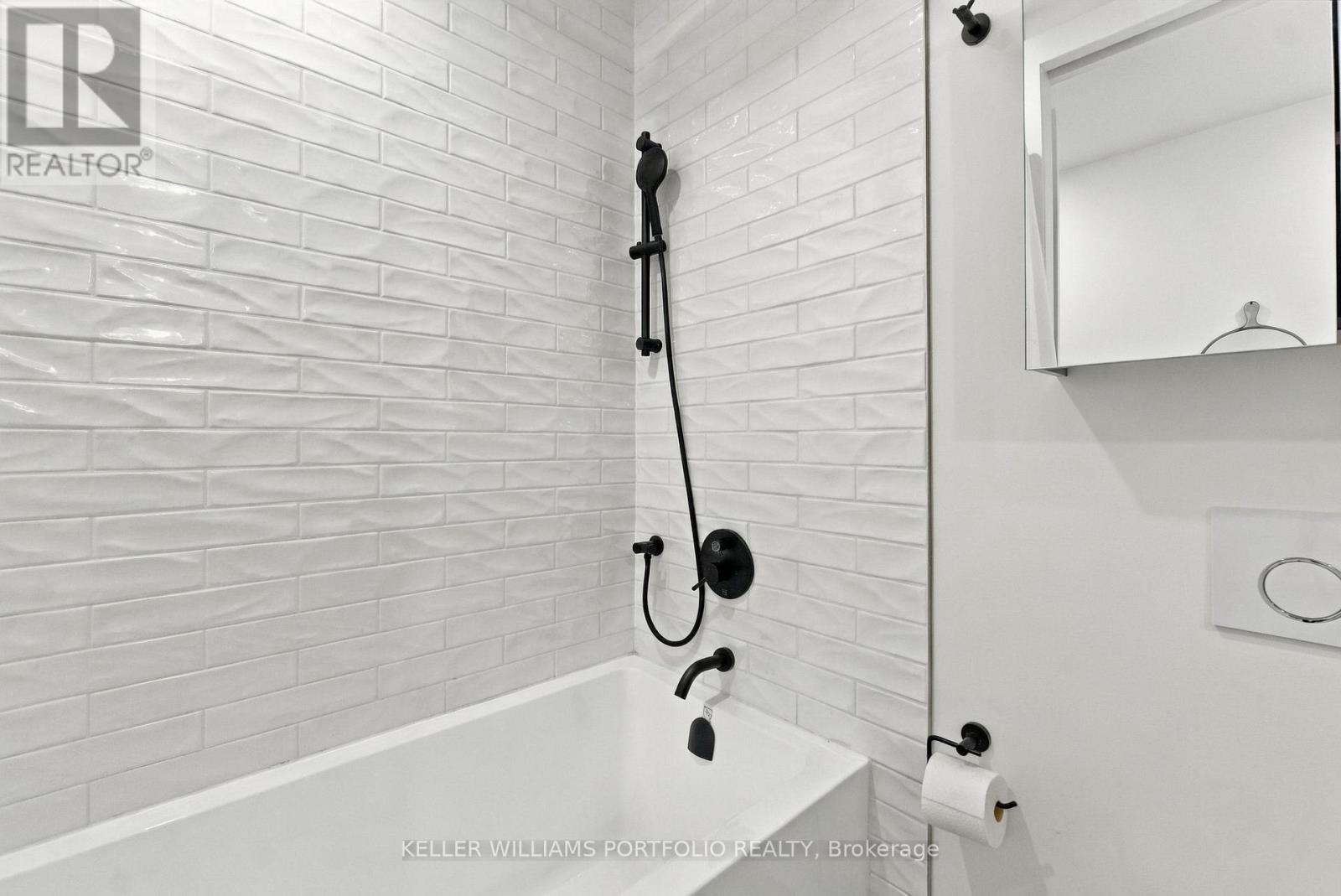 Main Fl - 173 Beatrice Street, Toronto (Palmerston-Little Italy), Ontario  M6G 3E9 - Photo 15 - C13880004