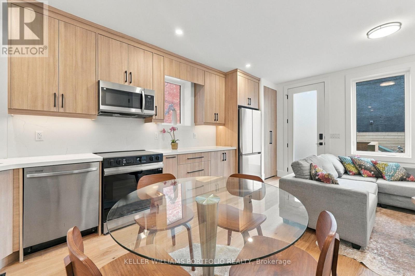 Main Fl - 173 Beatrice Street, Toronto (Palmerston-Little Italy), Ontario  M6G 3E9 - Photo 8 - C13880004