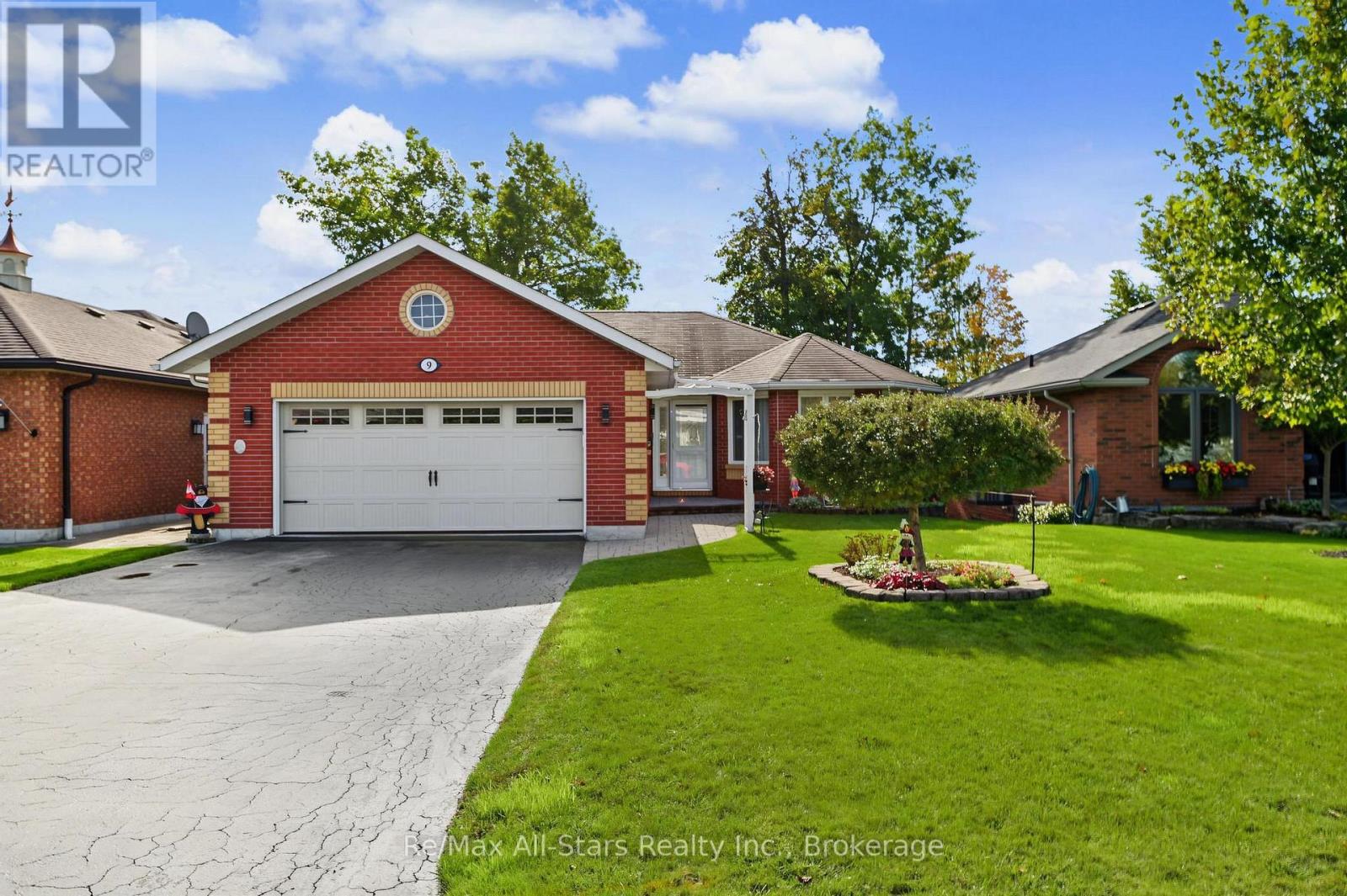 9 Hillview Drive, Kawartha Lakes, Ontario  K0M 1A0 - Photo 2 - X14021828