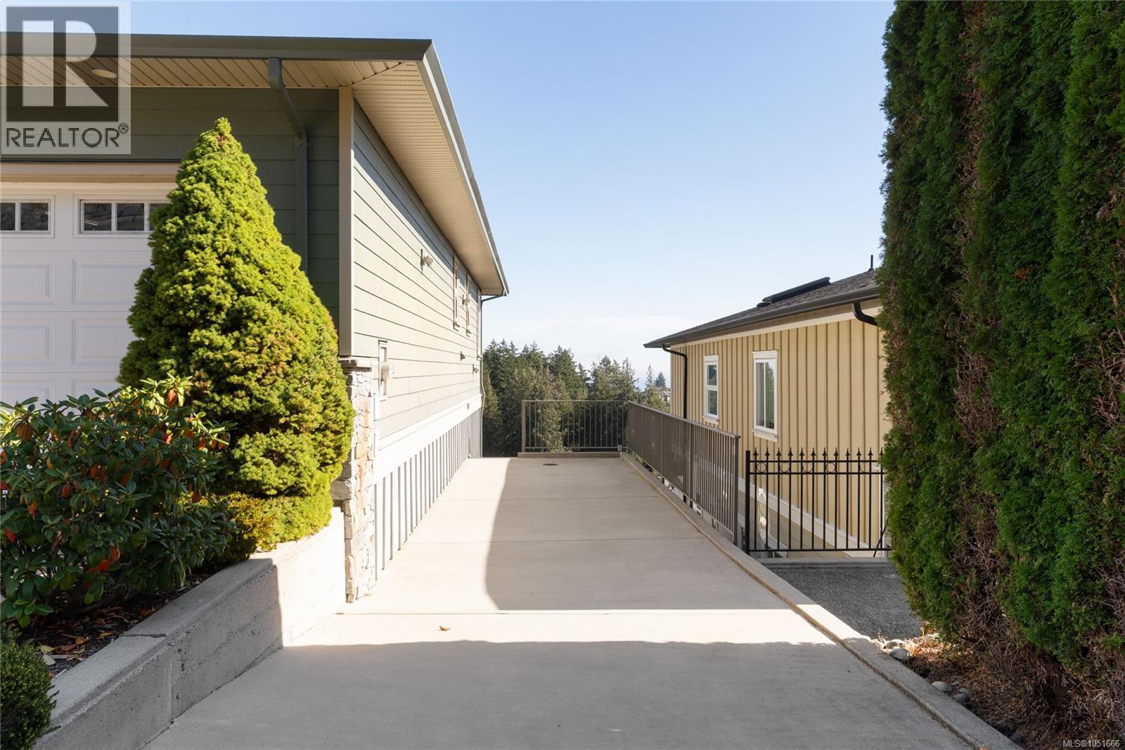 3387 Haida Dr