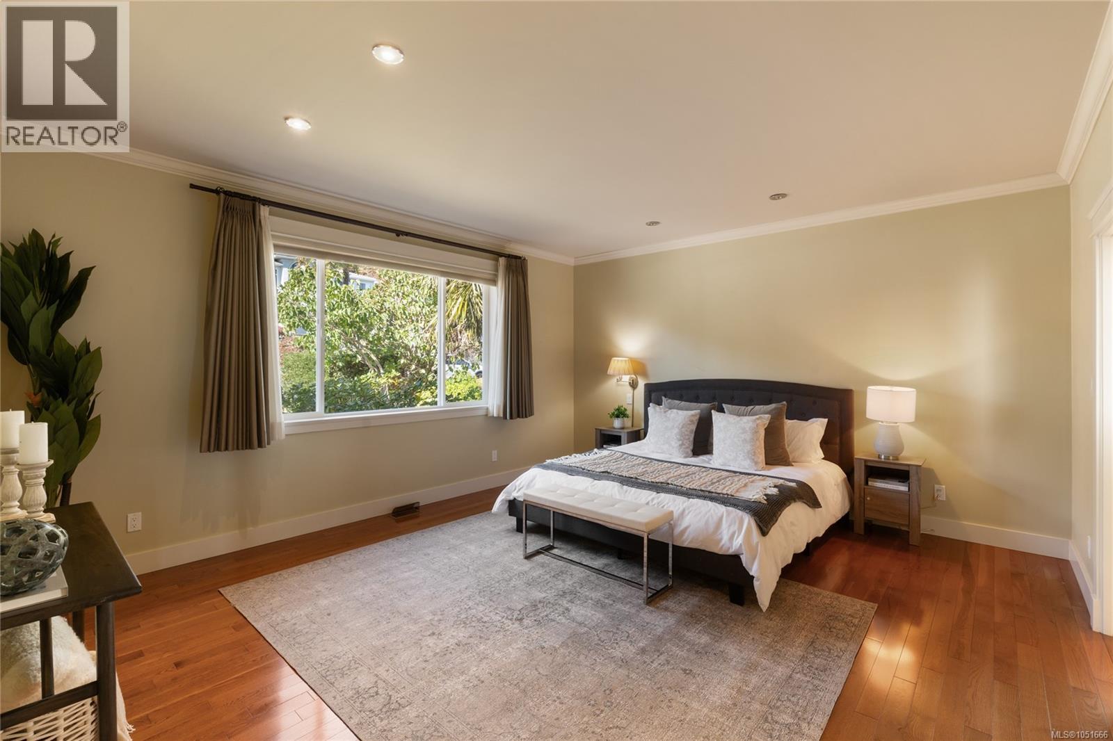 3387 Haida Dr