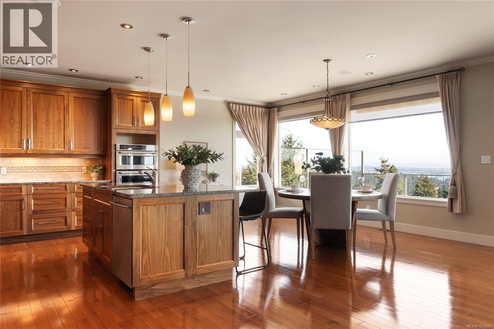 3387 Haida Dr