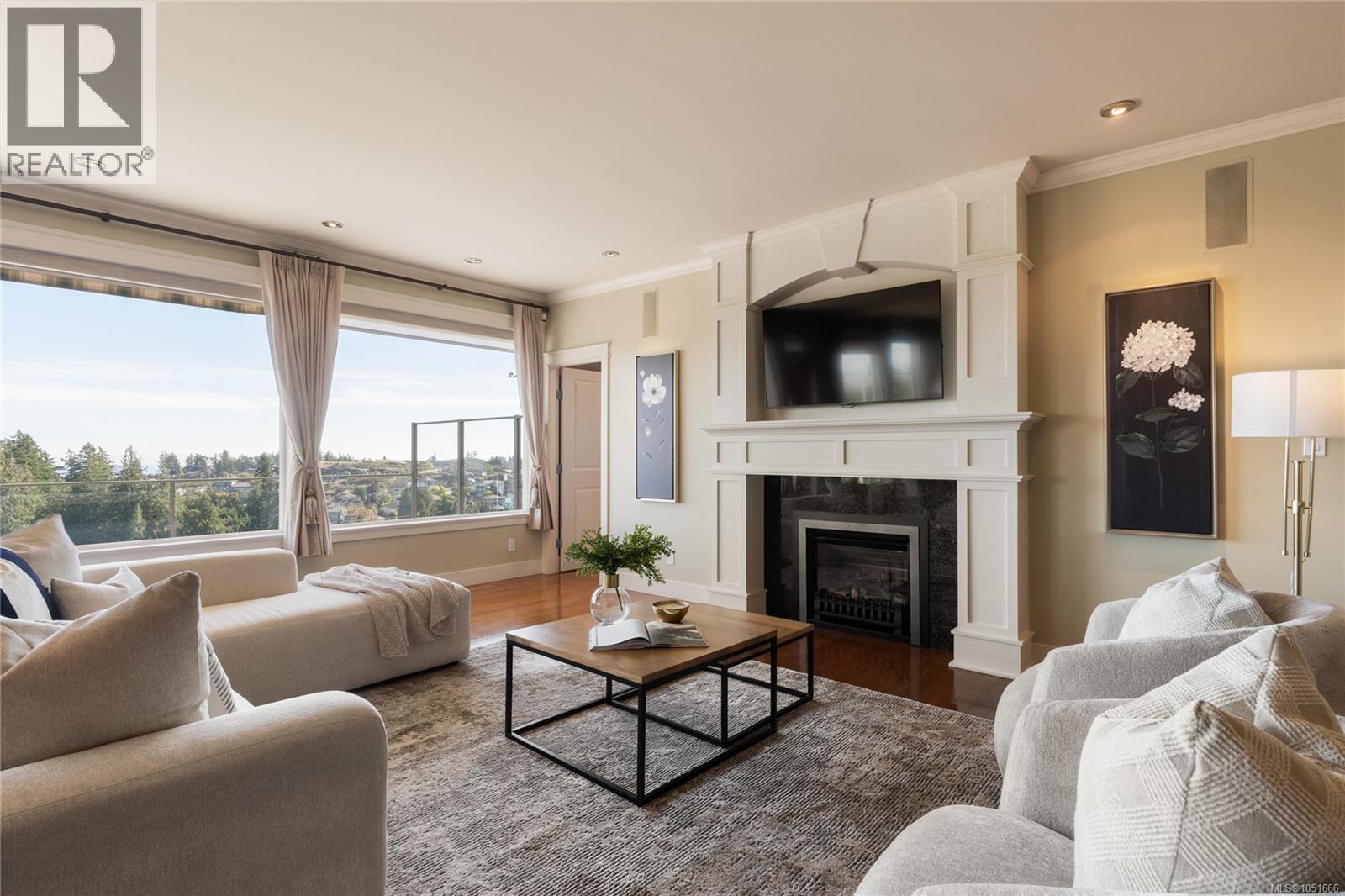 3387 Haida Dr