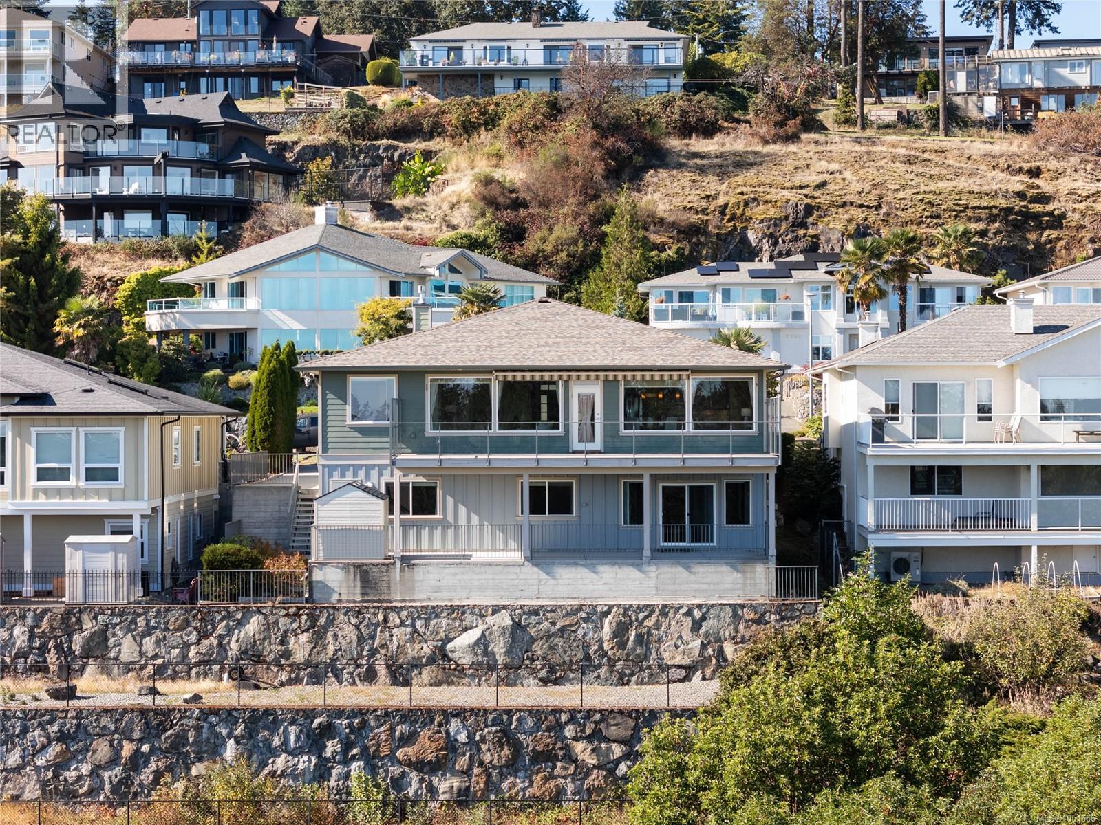 3387 Haida Dr