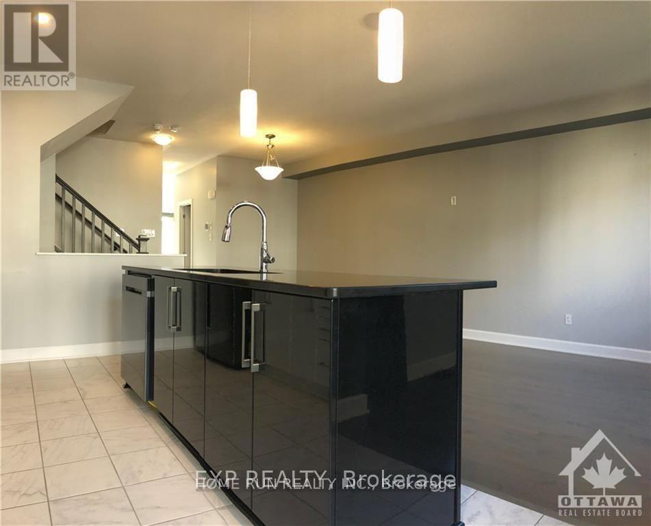920 Kilbirnie Drive, Ottawa, Ontario  K2J 6G2 - Photo 3 - X14023158