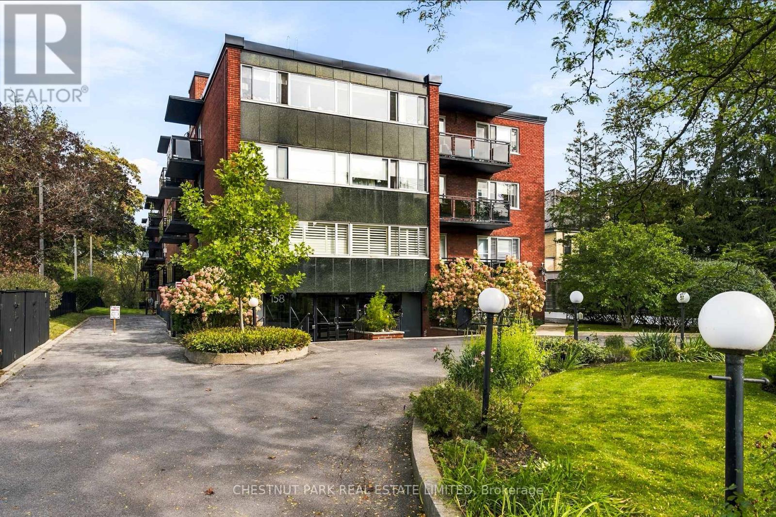 158 CRESCENT ROAD, Toronto, Ontario
