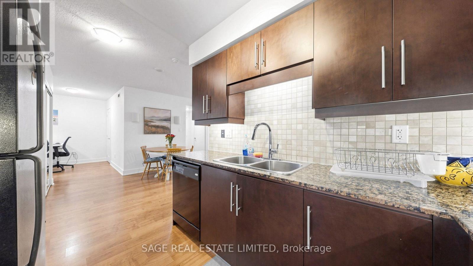 1007 - 20 Blue Jays Way, Toronto, Ontario  M5V 3W6 - Photo 11 - C14023316