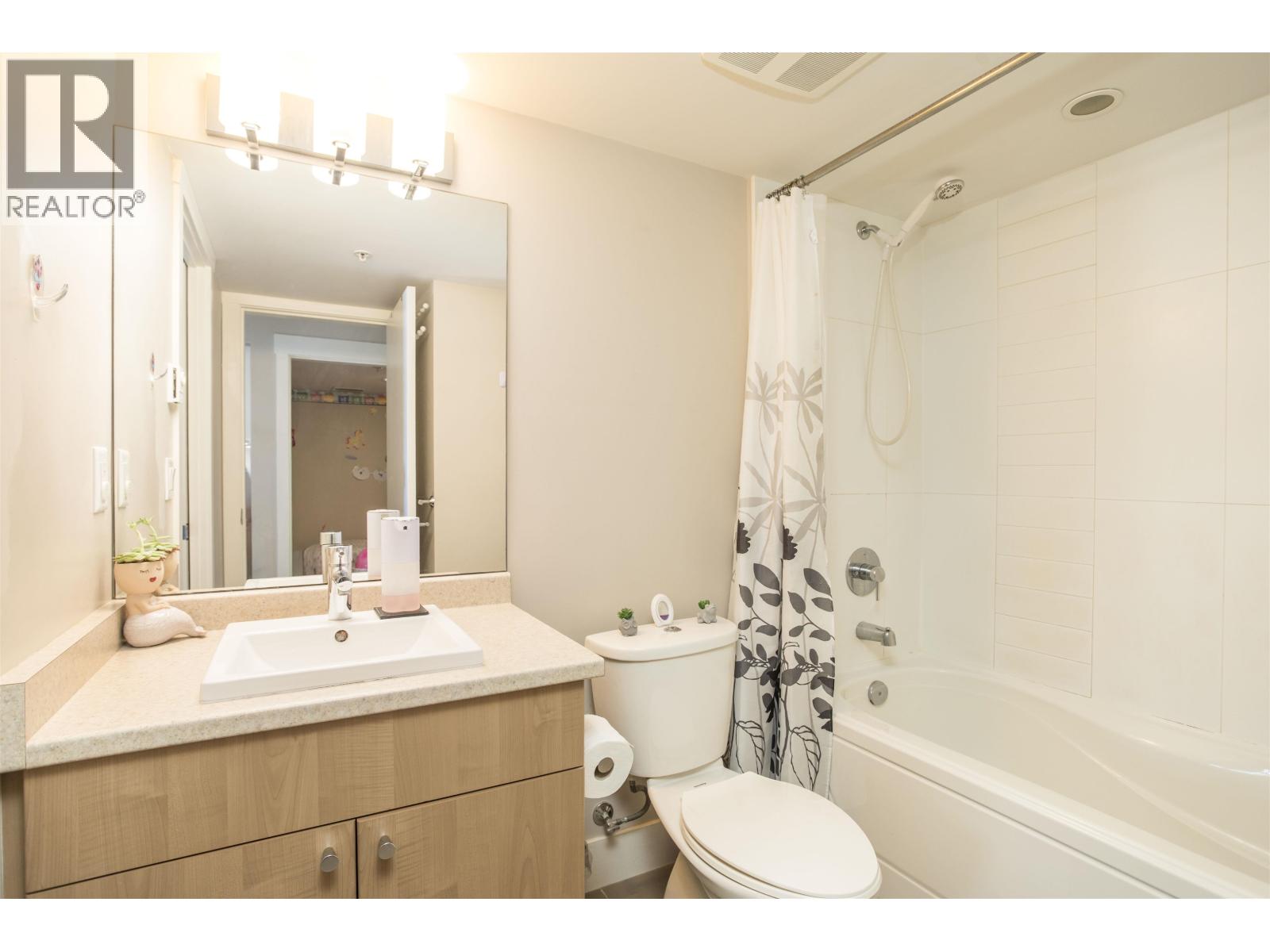 308 55 Eighth Avenue, New Westminster, British Columbia  V3L 0E8 - Photo 11 - R3174545