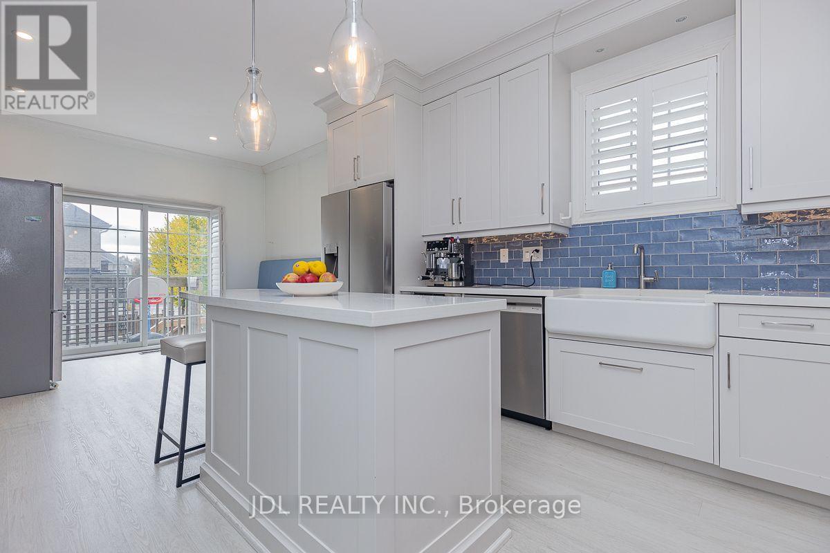 103 Herefordshire Crescent, Newmarket, Ontario  L3X 3K8 - Photo 16 - N14022500