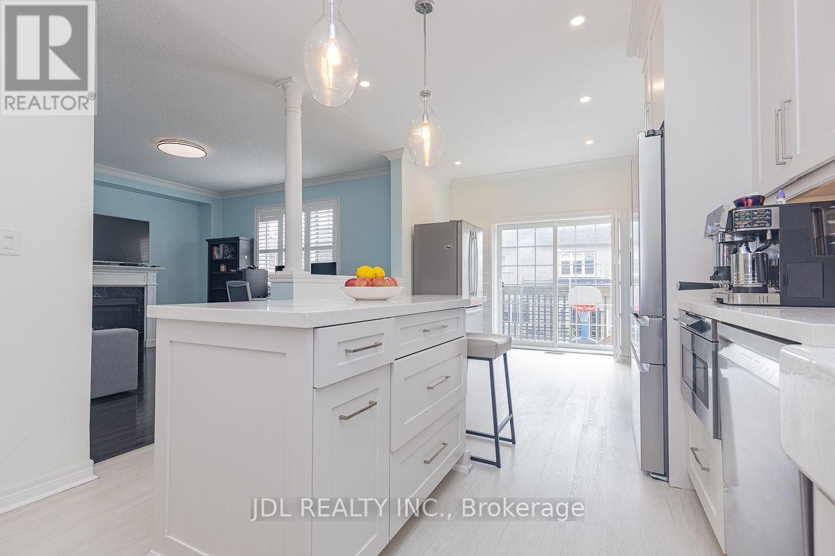 103 Herefordshire Crescent, Newmarket, Ontario  L3X 3K8 - Photo 17 - N14022500