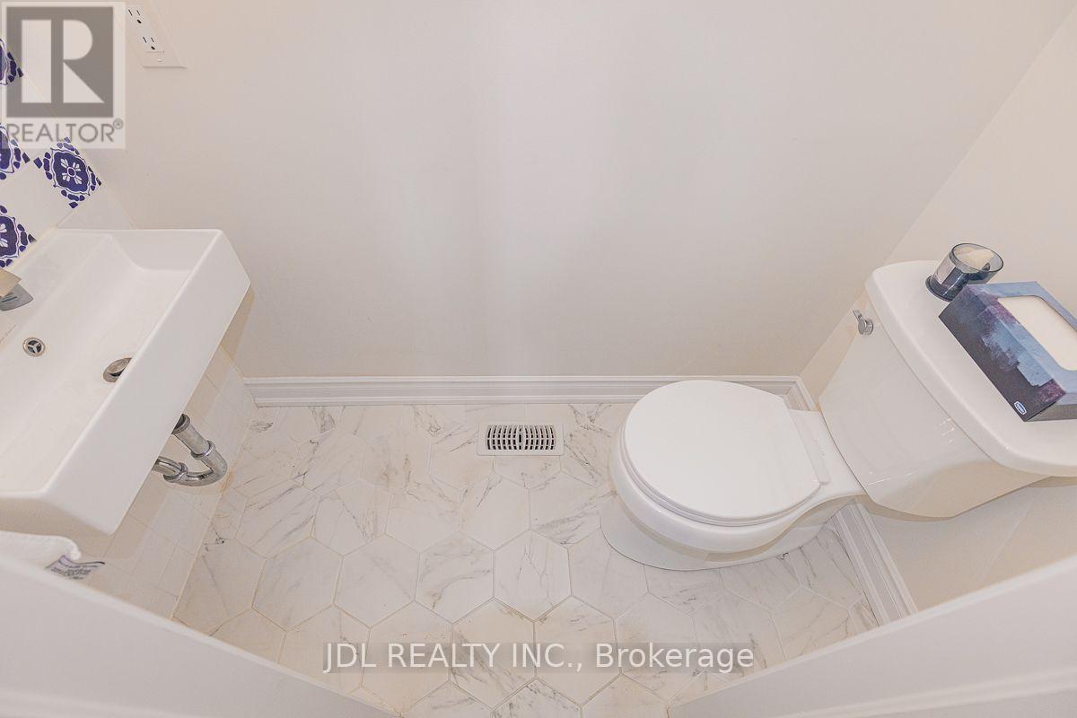 103 Herefordshire Crescent, Newmarket, Ontario  L3X 3K8 - Photo 21 - N14022500