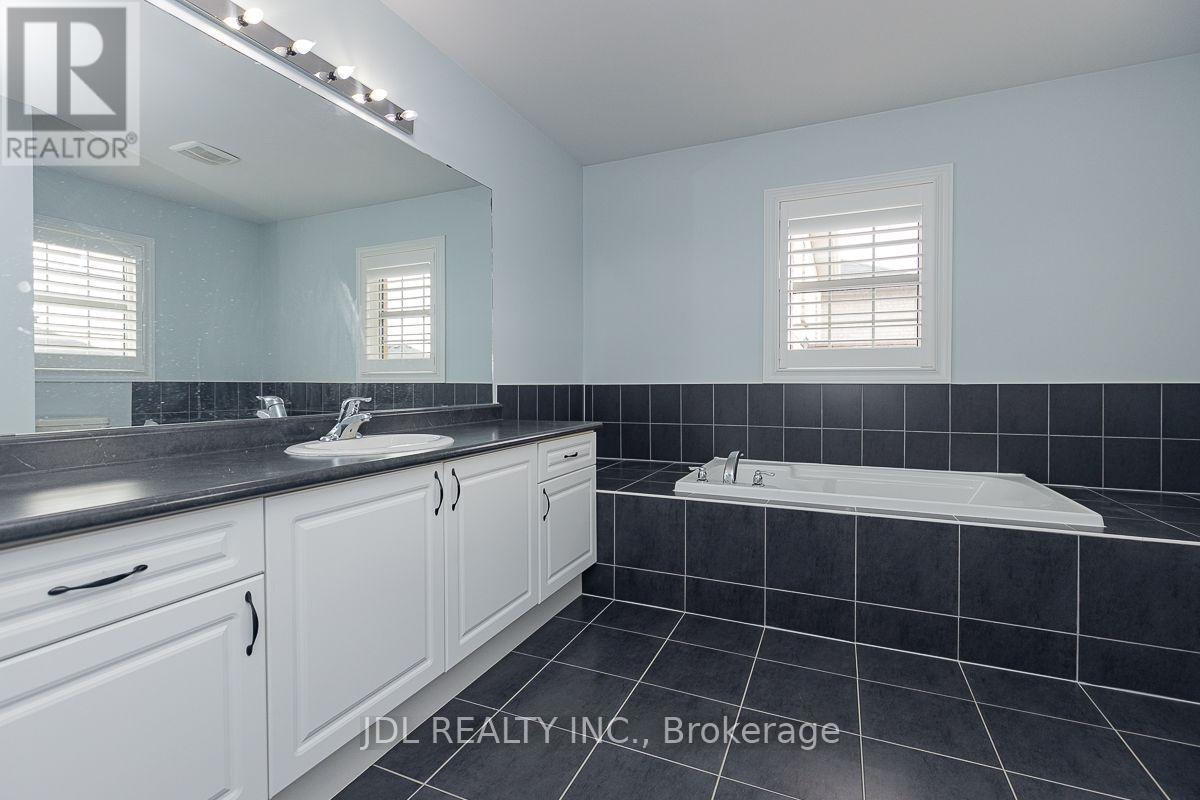 103 Herefordshire Crescent, Newmarket, Ontario  L3X 3K8 - Photo 25 - N14022500