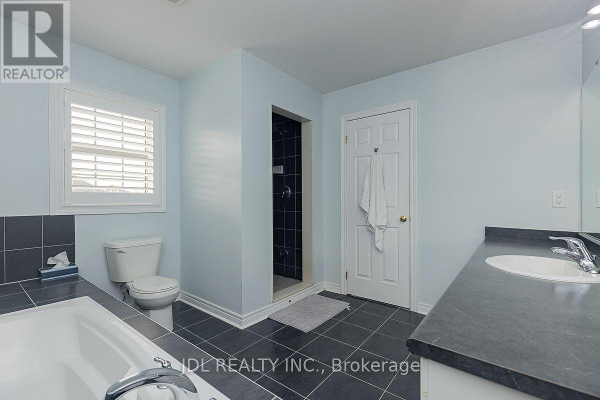 103 Herefordshire Crescent, Newmarket, Ontario  L3X 3K8 - Photo 26 - N14022500