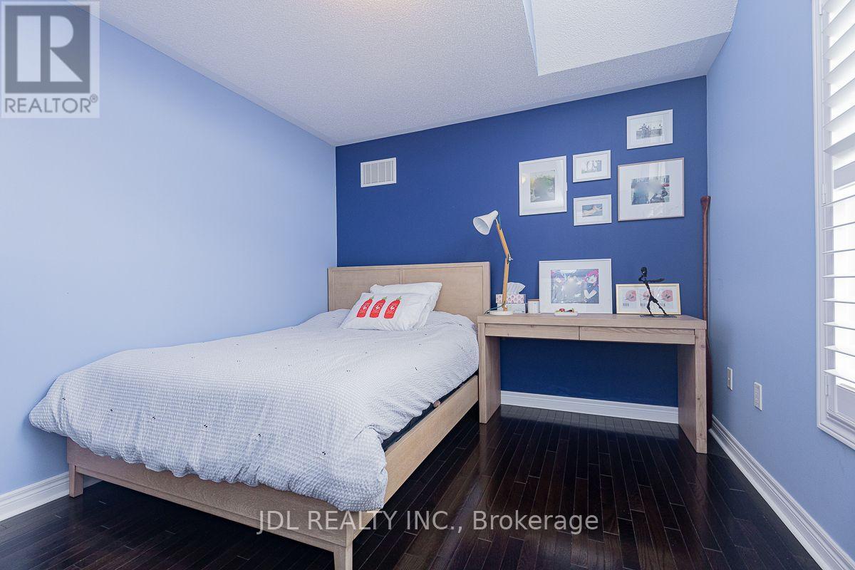 103 Herefordshire Crescent, Newmarket, Ontario  L3X 3K8 - Photo 32 - N14022500