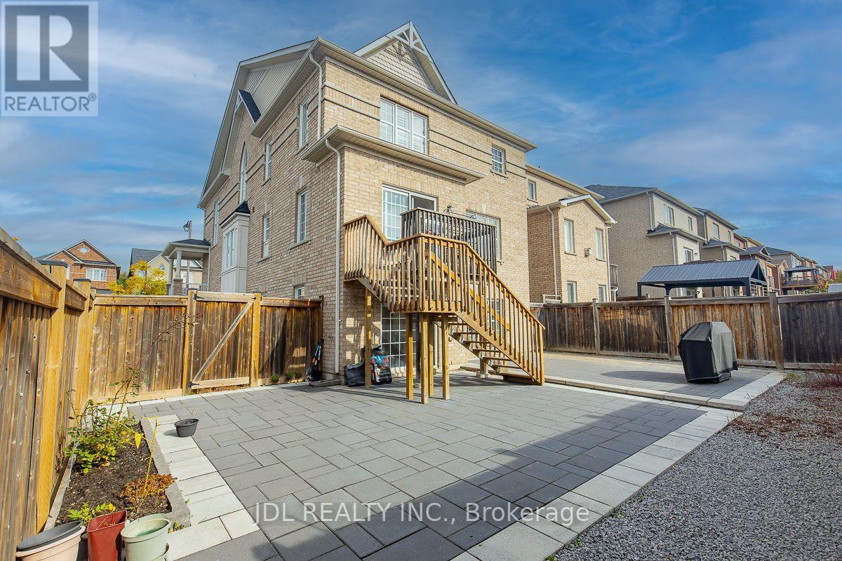 103 Herefordshire Crescent, Newmarket, Ontario  L3X 3K8 - Photo 45 - N14022500