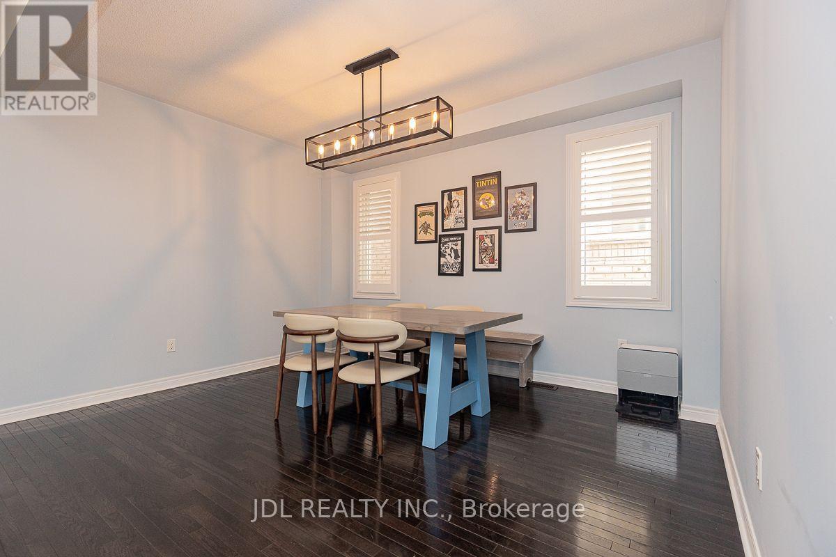 103 Herefordshire Crescent, Newmarket, Ontario  L3X 3K8 - Photo 9 - N14022500
