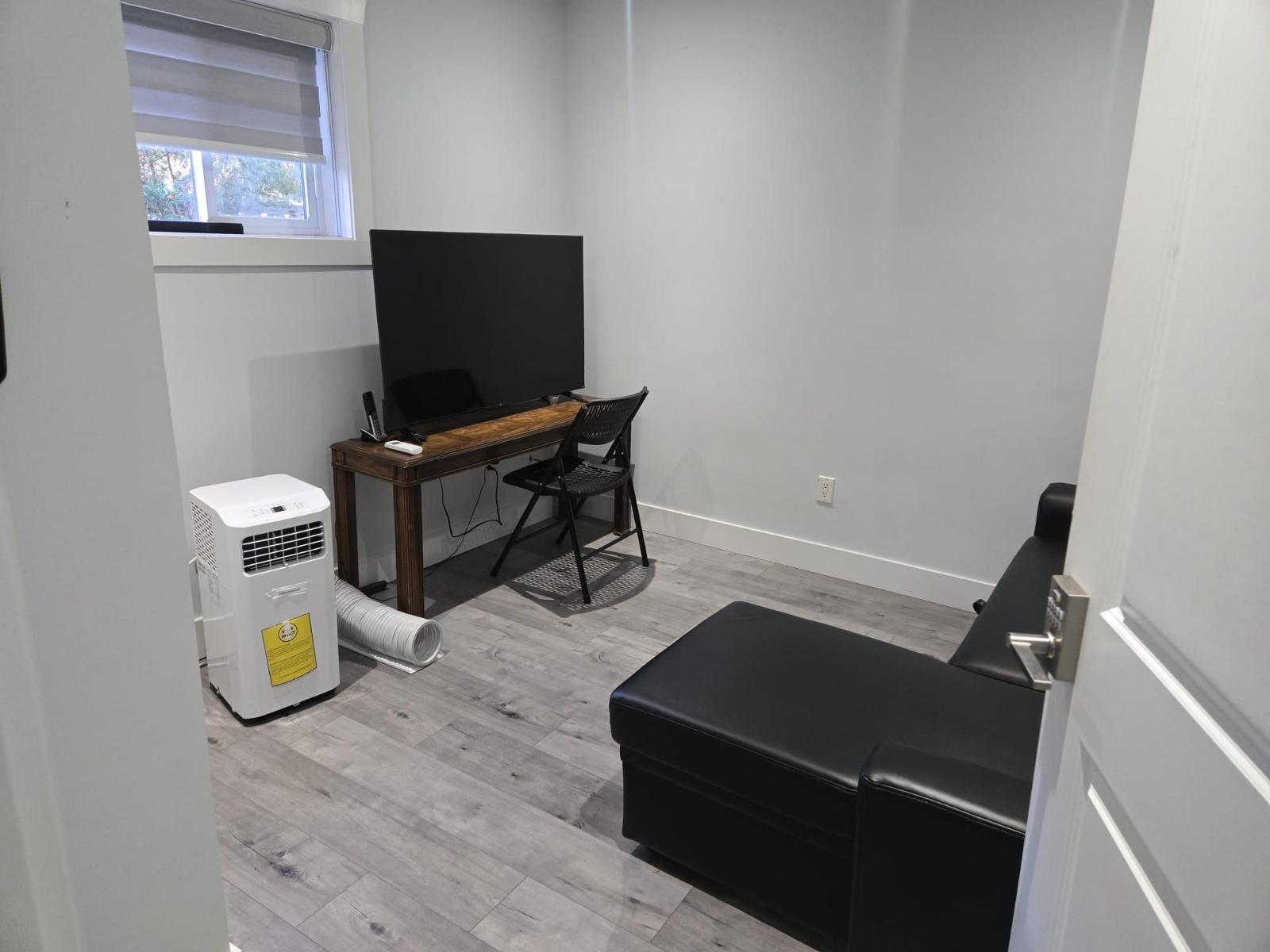 6734 134a Avenue, Surrey, British Columbia  V3W 4V3 - Photo 3 - R3171803