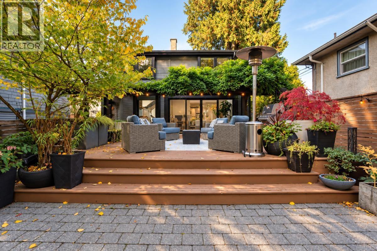 2835 W 13th Avenue, Vancouver, British Columbia  V6K 2T6 - Photo 3 - R3174549