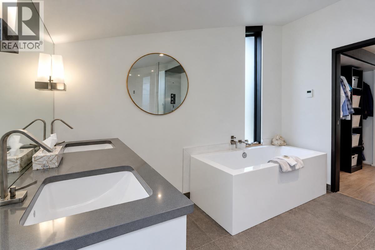 2835 W 13th Avenue, Vancouver, British Columbia  V6K 2T6 - Photo 34 - R3174549