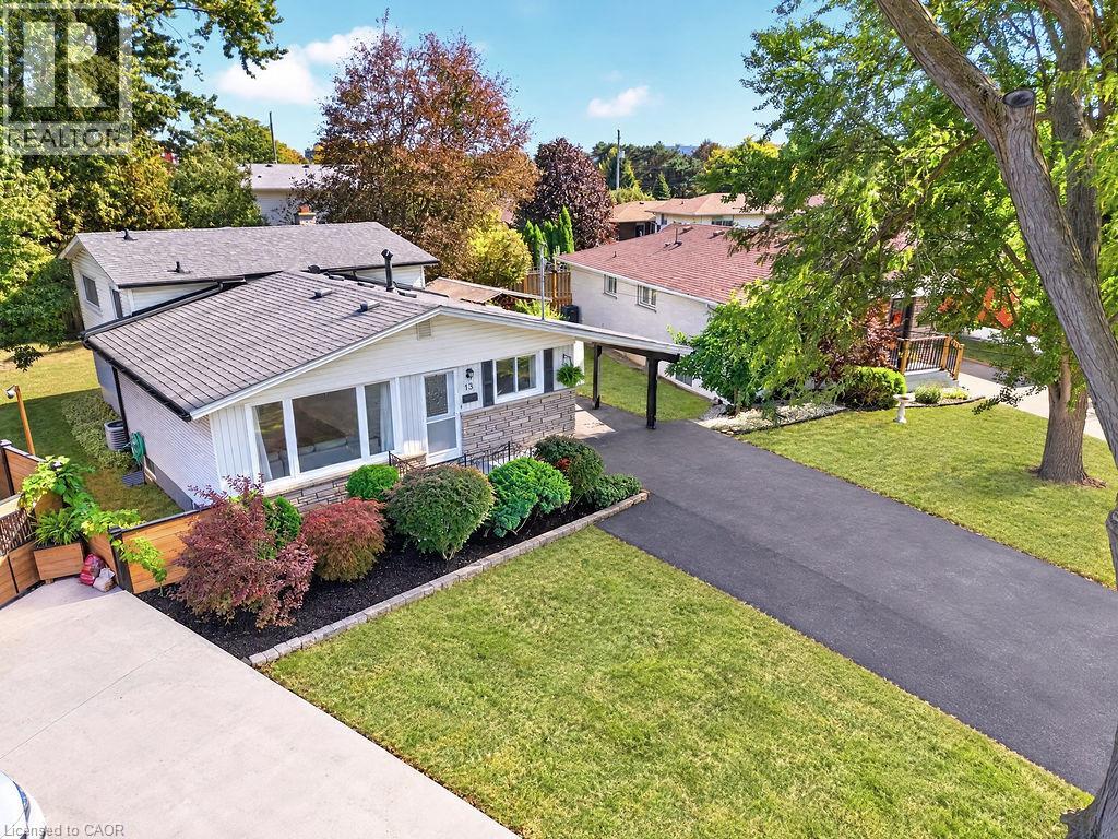 13 CRAWFORD Drive, Hamilton, Ontario