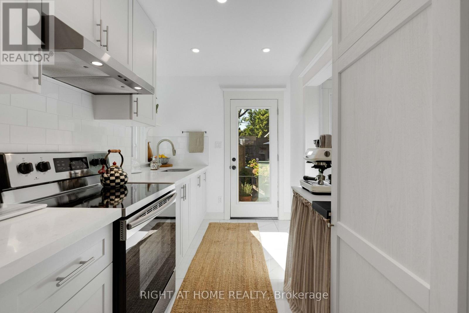 1642 Dufferin Street, Toronto, Ontario  M6H 3L8 - Photo 9 - W14021456