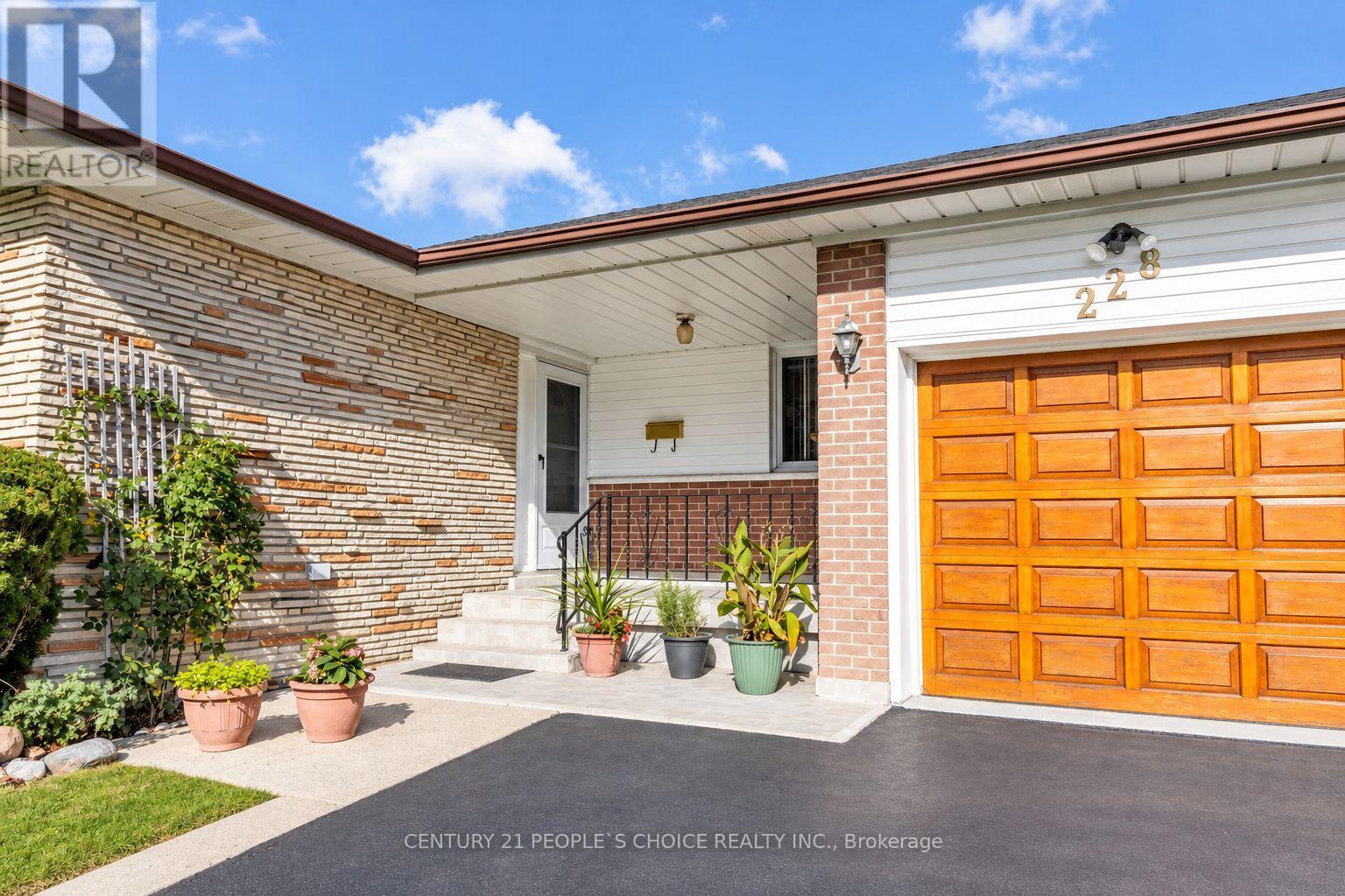 228 Jeffcoat Drive, Toronto, Ontario  M9W 3C9 - Photo 2 - W14021506
